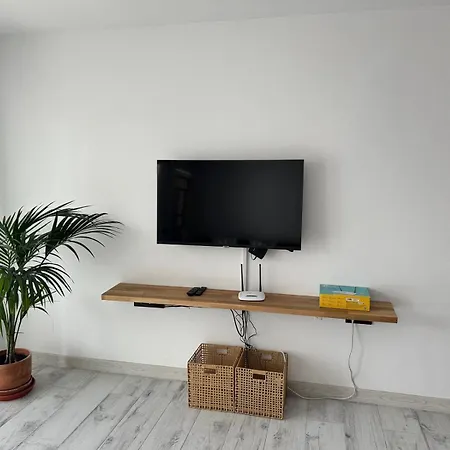 Апартаменты Michas House *